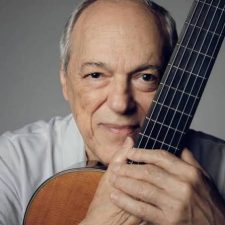 “Toquinho” torna in Italia con “60 anni di musica”: tre concerti per celebrare una carriera leggendaria